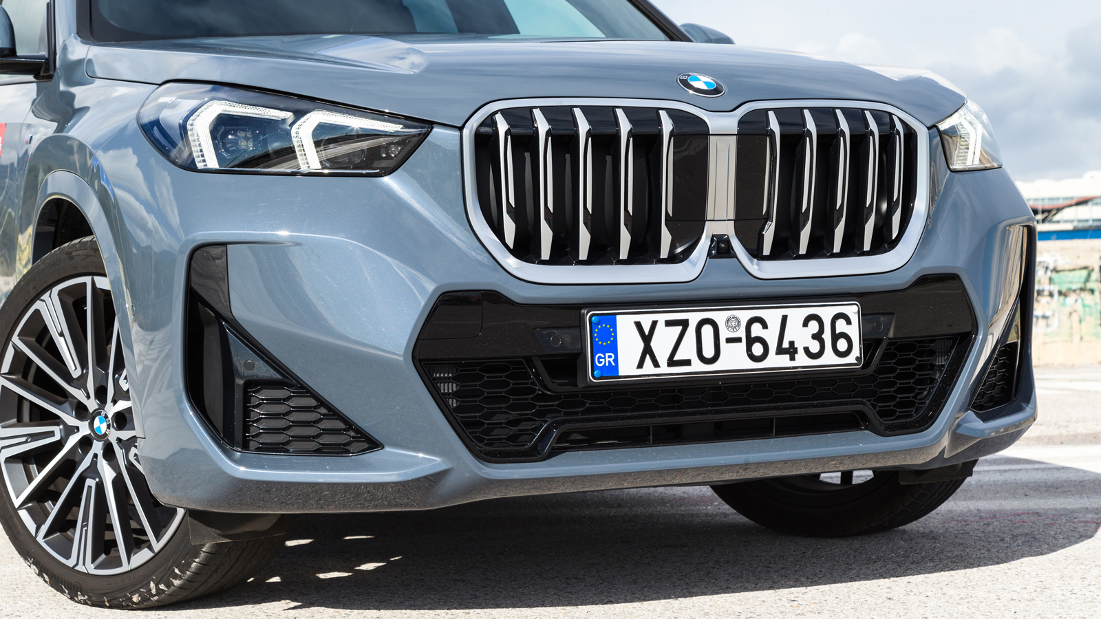 BMW X1: Ντόρο έκανε, τα φόντα τα έχει;